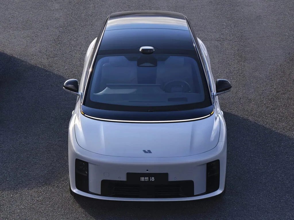 Li Auto i8 — фотография автомобиля