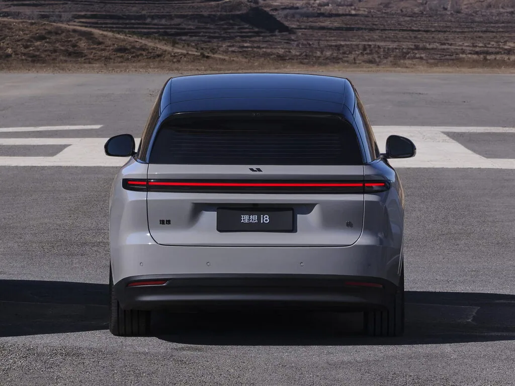 Li Auto i8 — фотография автомобиля