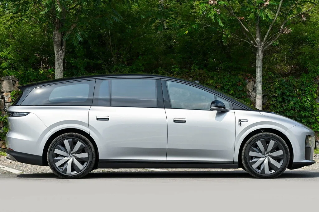 Li Auto i9
