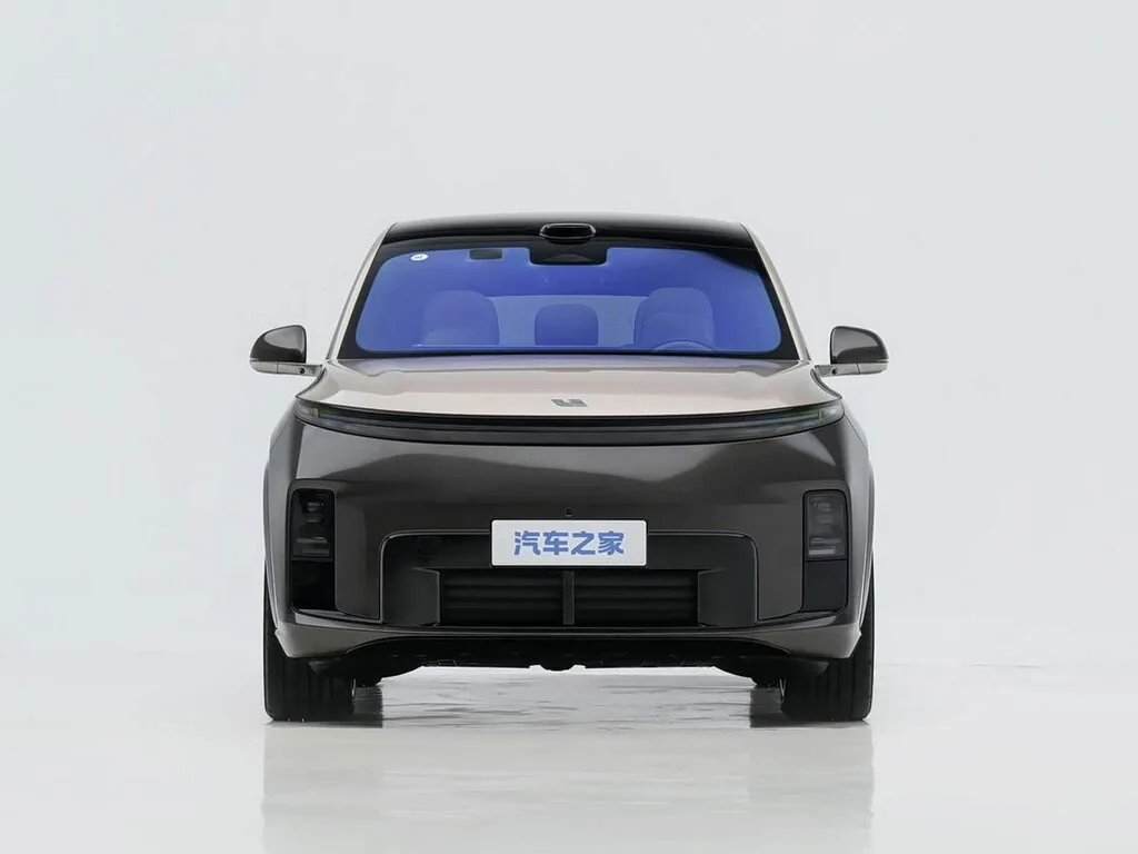 Li Auto L8 — фотография автомобиля