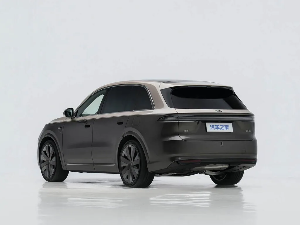 Li Auto L8 — фотография автомобиля