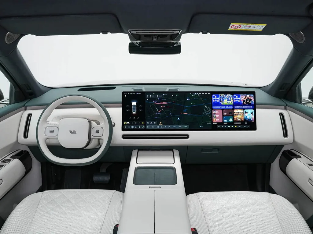 Li Auto L8 — фотография автомобиля